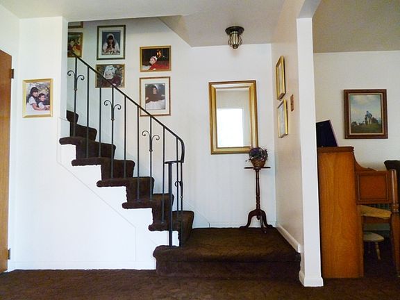 5th image of 56 Fulton Ave
