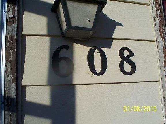 2nd image of 213 S Oak St