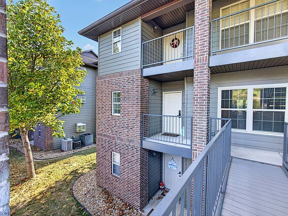 2nd image of 11 Par Lane Apt 3