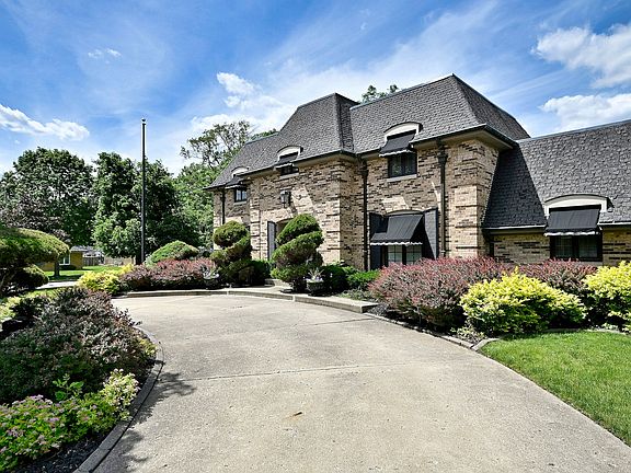 5th image of 2901 Elder Ln