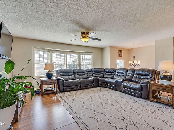 5th image of 323 Gray Station Rd