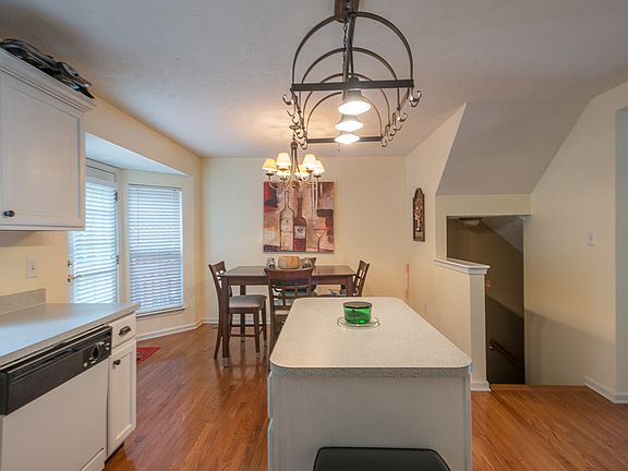 5th image of 8757 Thornbrook Dr