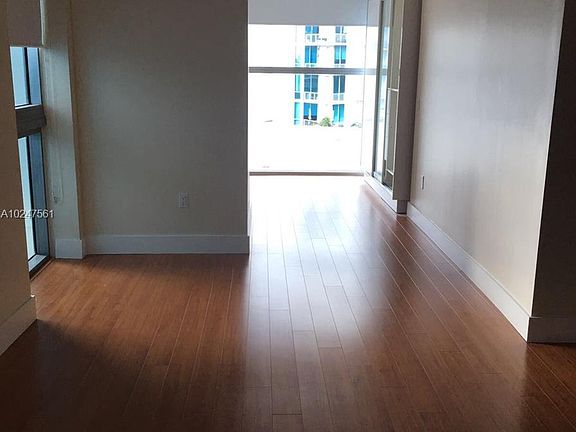 4th image of 2950 NE 188th St APT 538
