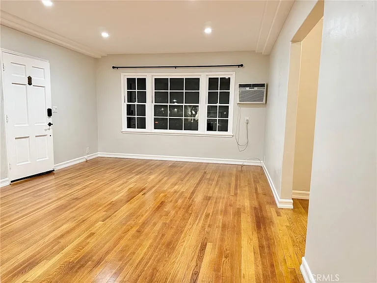 1744 Huntington Dr — Photo 15