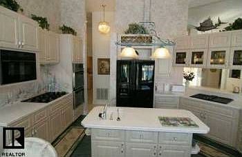 4th image of 214 Poinciana Ln