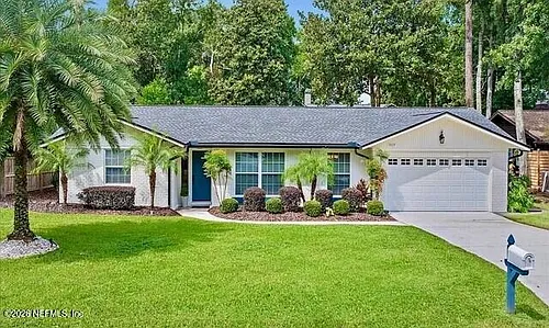 1819 Twelve Oaks Ln W Photo 1