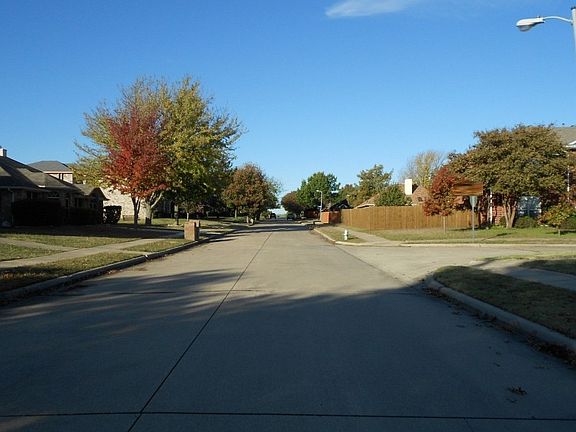 5th image of 204 Martin Dr
