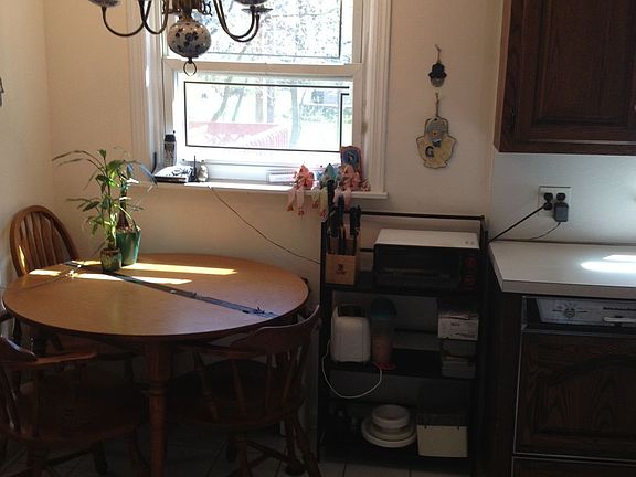 3rd image of 86 Oakdale Ln