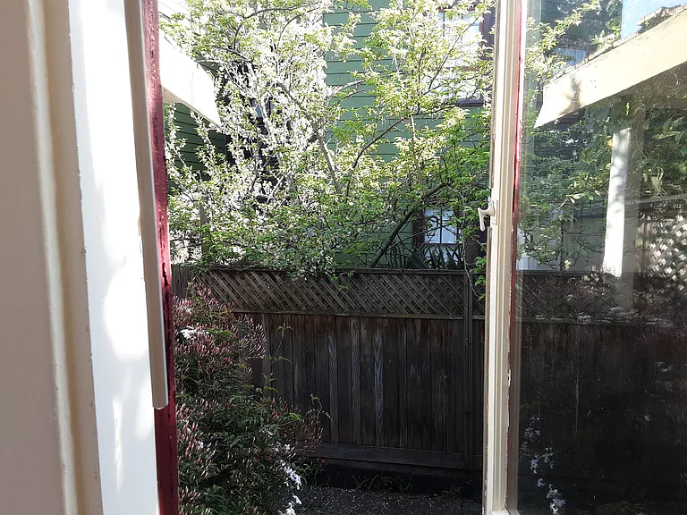 1084 Aileen St — Photo 6
