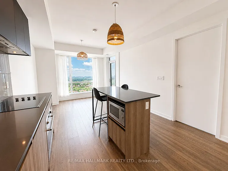 7950 Bathurst St #2208 — Photo 3