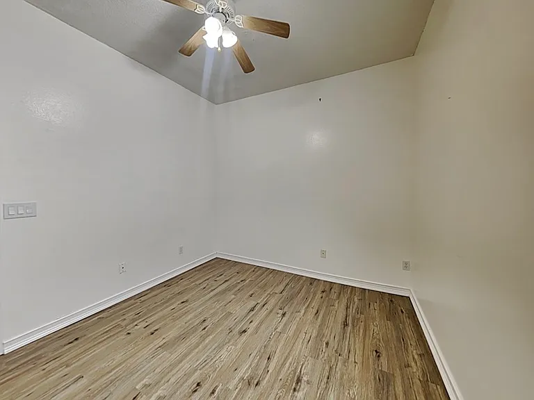 728 Hardwood Cir — Photo 13