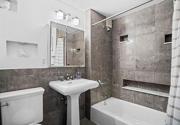5th image of 266 W 115th St APT 6B