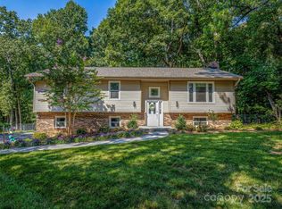 309 Cardinal Rd, Mills River, NC 28759