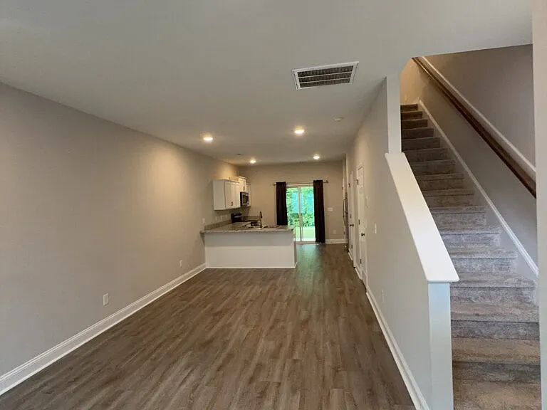 177 Loren Rd — Photo 3