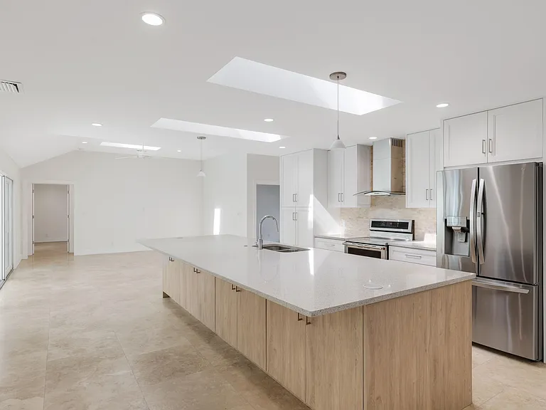 1386 S Atlantic Dr — Photo 14