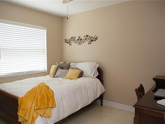 3rd image of 1233 Russell Dr