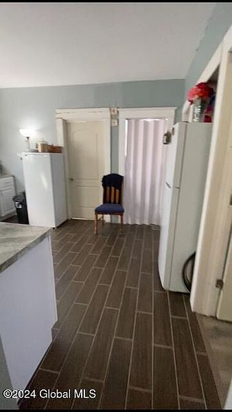 3rd image of 5 S Lake Avenue