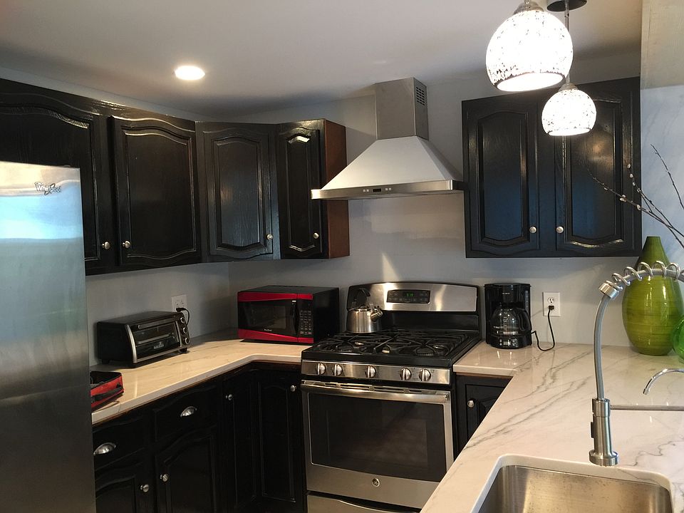 Kitchen, Stainless Steel Appliances,