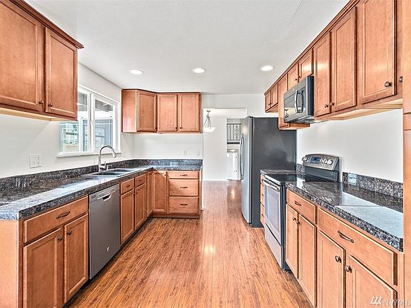 3rd image of 18222 81st Avenue Ct E