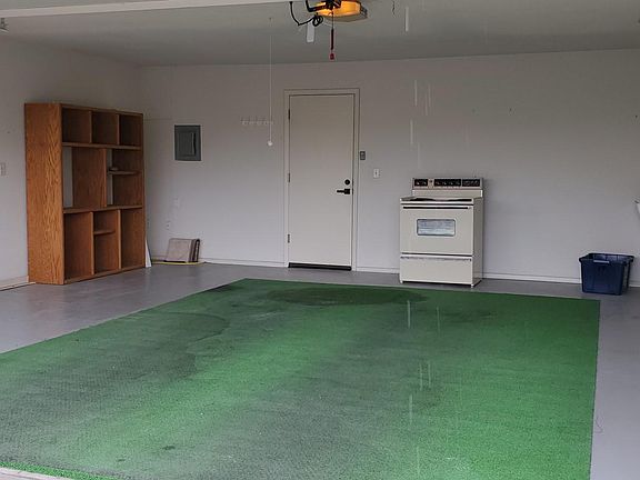 4th image of 2121 Magnolia Dr #18