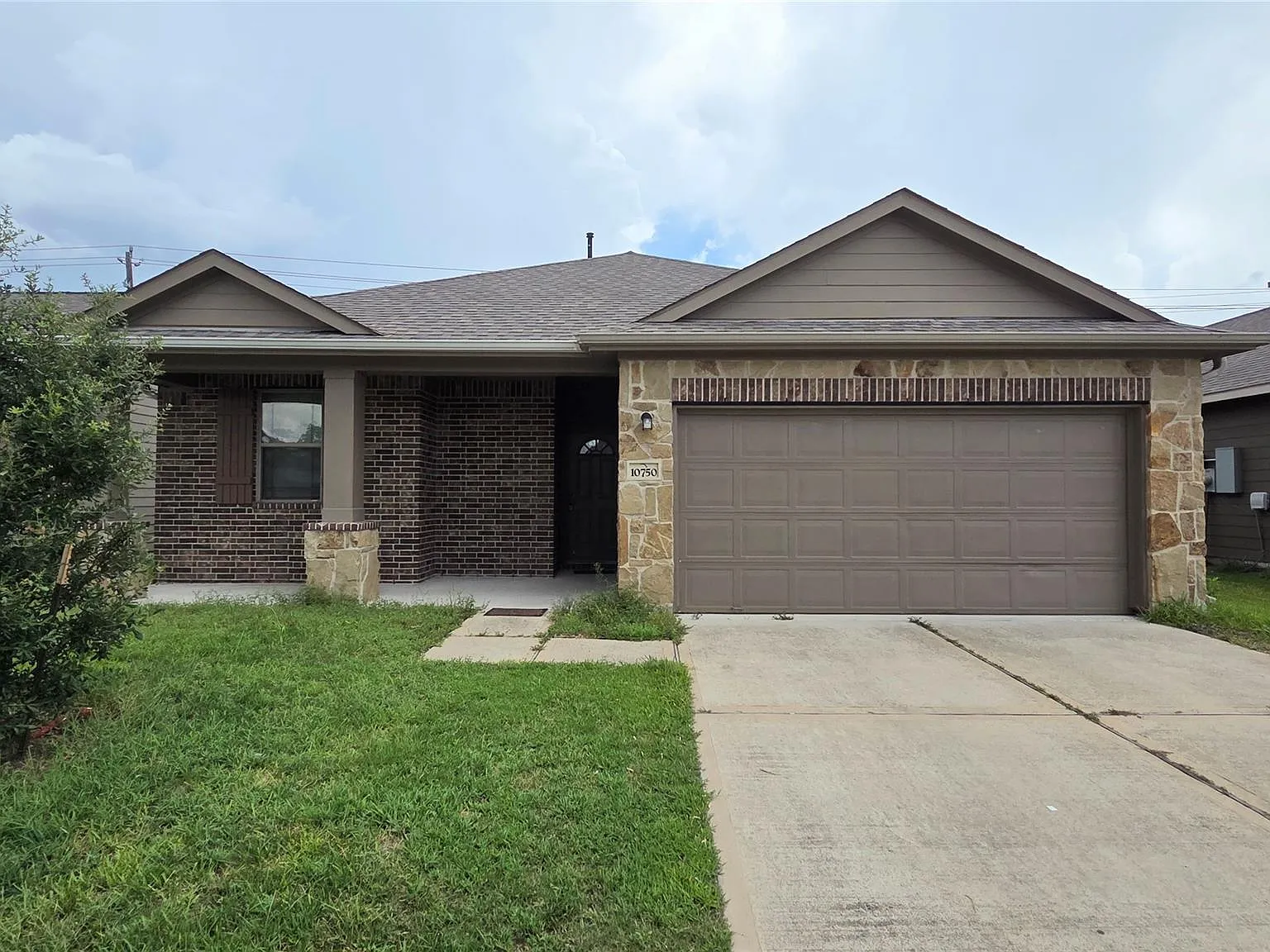 3 bed, 2.0 bath, 1680 sqft, $1,995 — Photo 1