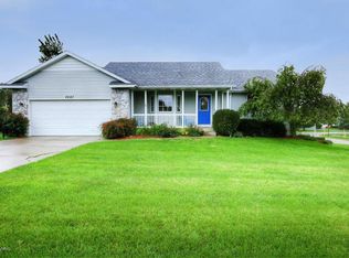 2087 Orchard Ridge Dr NW, Grand Rapids, MI 49534