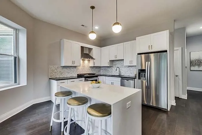 4516 S King Dr #3 — Photo 7