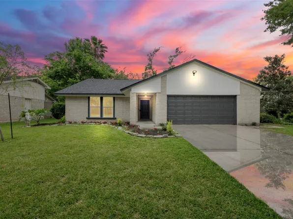 16230 Dunmoor Dr, Houston, TX 77059