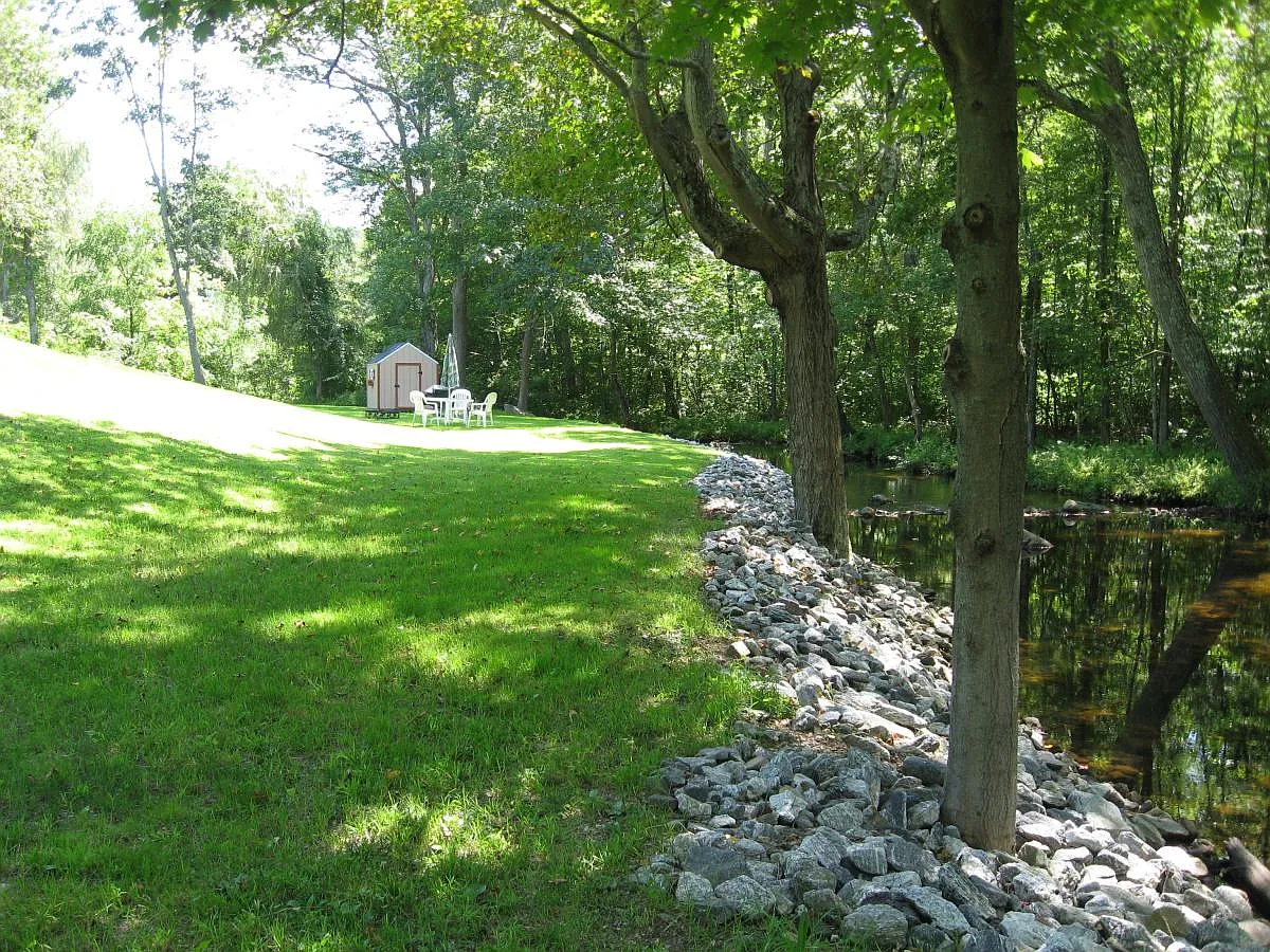555 Oxford Road — Photo 3