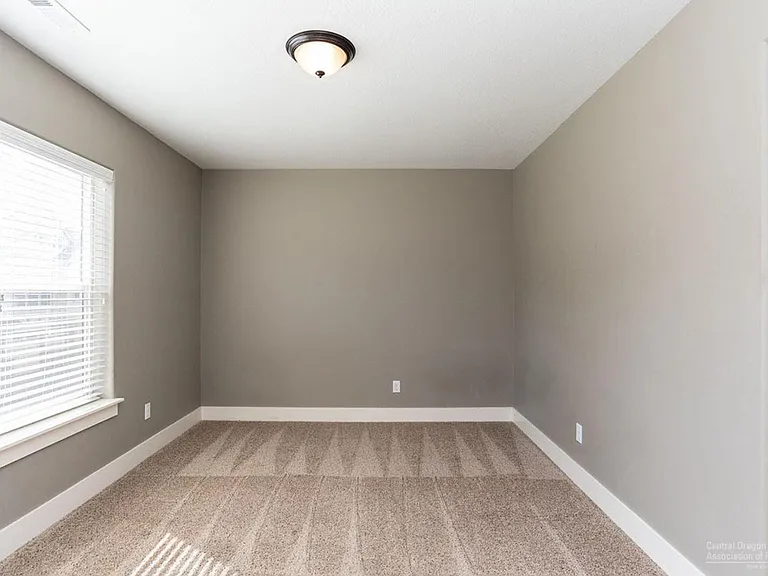 1068 SE Leonel Ln — Photo 11
