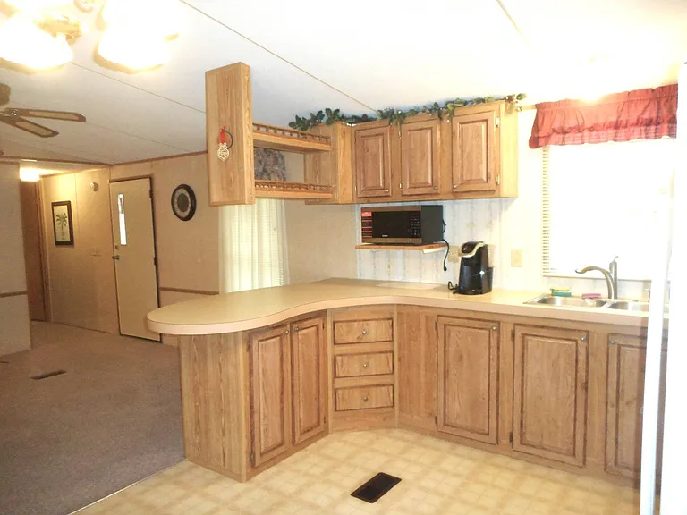 434 Tulip Dr — Photo 9