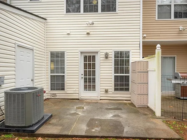 940 Tree Creek Blvd — Photo 37