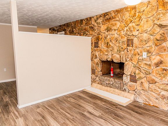 3rd image of 1832 Lakeview Ave APT 1