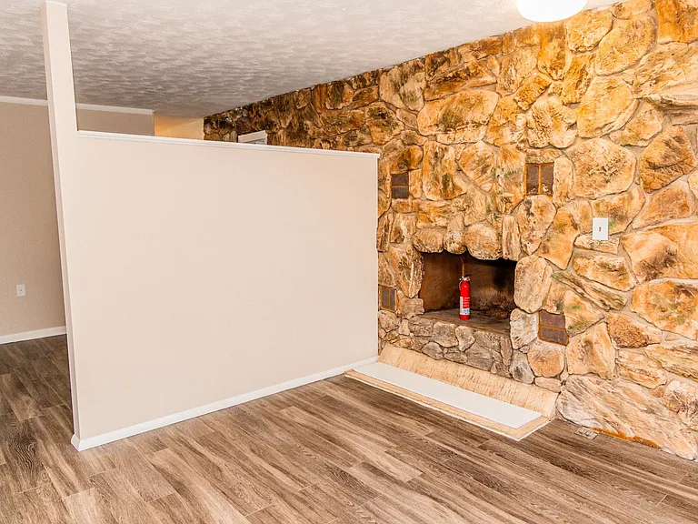 1832 Lakeview Ave — Photo 3