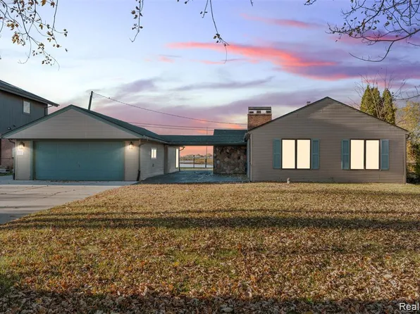 27972 Moran St, Harrison Township, MI 48045