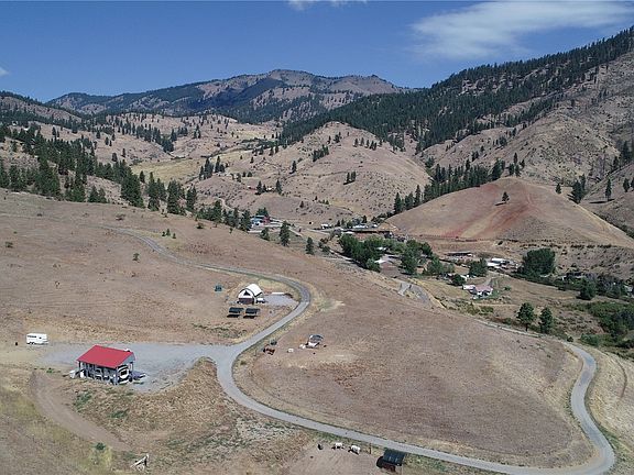 2nd image of 206 Outlaw Lane