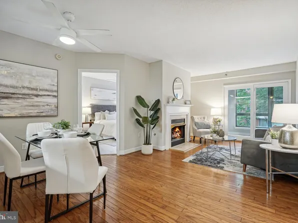 1045 N Utah St APT 208, Arlington, VA 22201