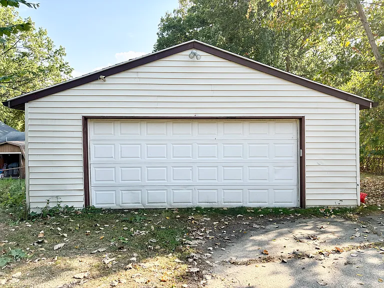 2576 Graham Rd — Photo 16