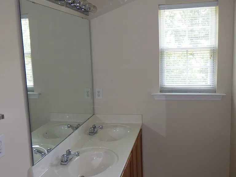 381 Woodson Dr — Photo 23