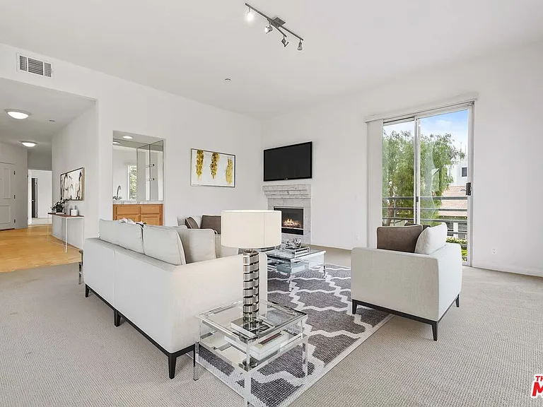 1325 Arizona Ave #201 — Photo 69