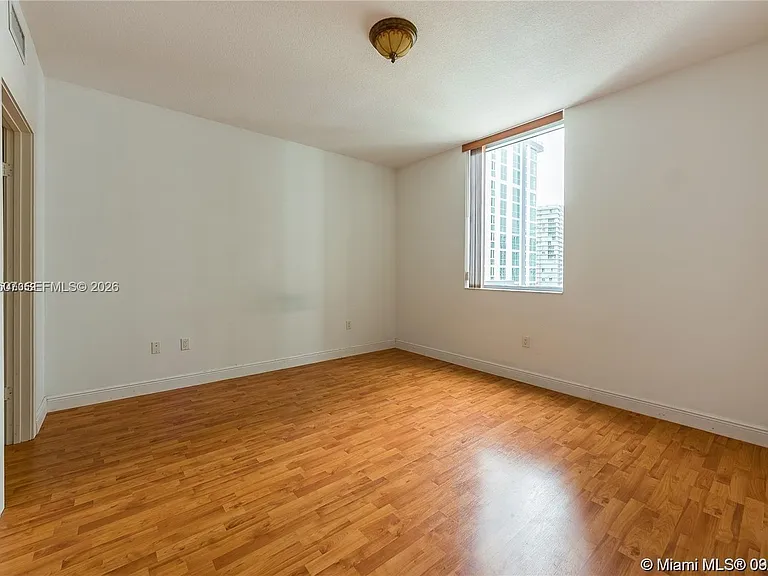 1060 Brickell Ave #2315 — Photo 6
