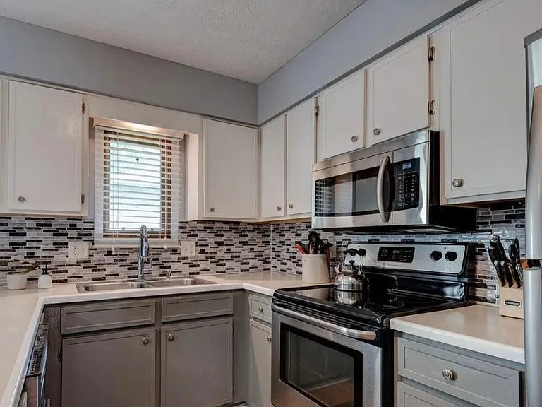 10412 Crown Point Ave — Photo 5