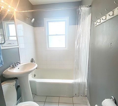 5th image of 3942 57th St