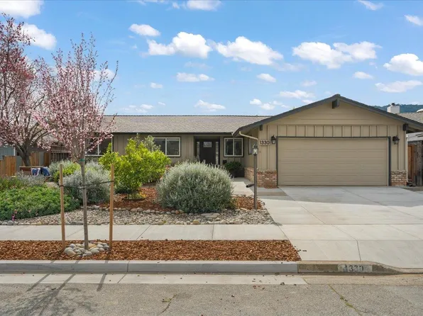 1330 Redwood Ln, Gilroy, CA 95020