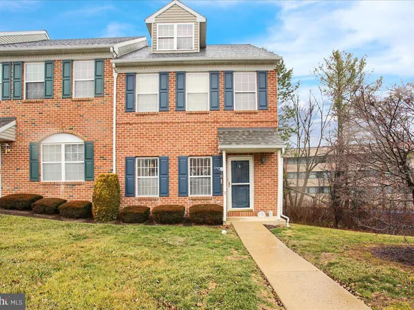9 Charlemont Ct, Shillington, PA 19607