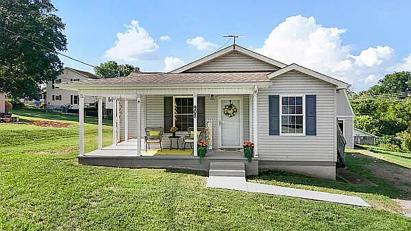 4 bed, 1318 sqft, $500 — Photo 2