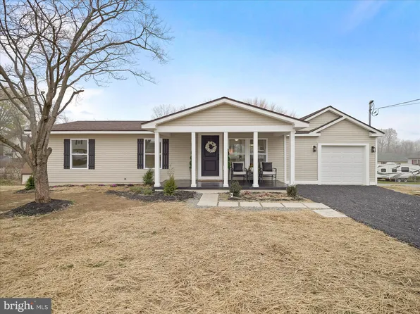 415 E 10th Ave, Ranson, WV 25438