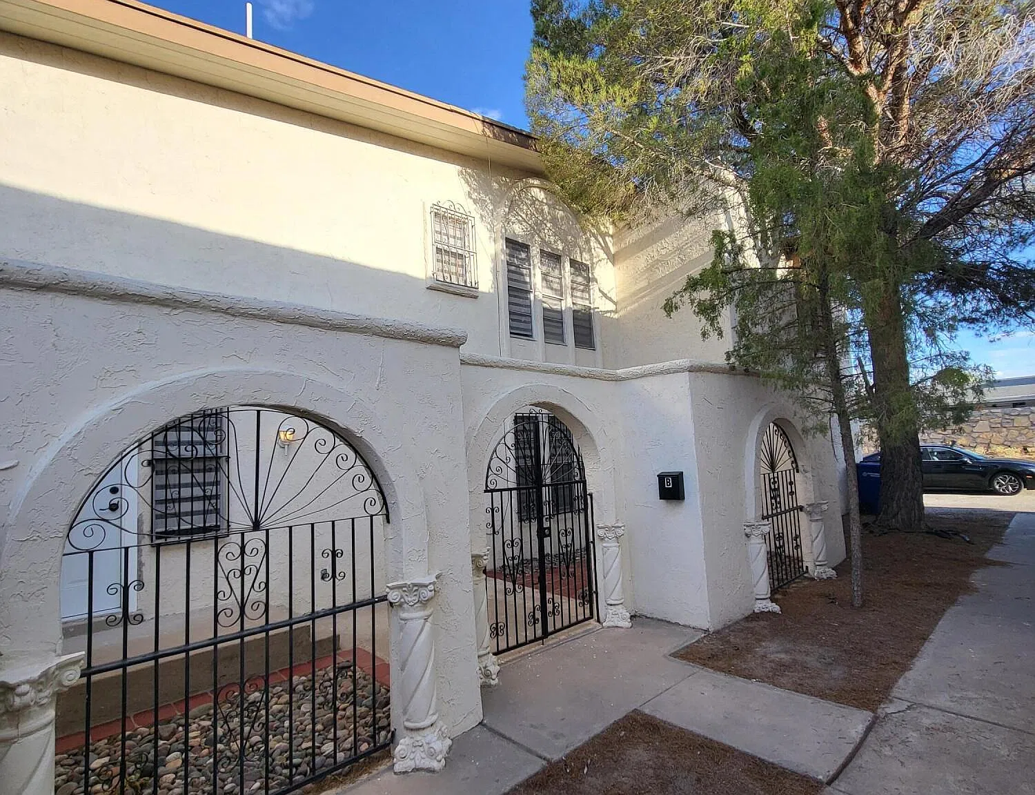 2 bed, 2.0 bath, 1160 sqft, $1,300 — Photo 2