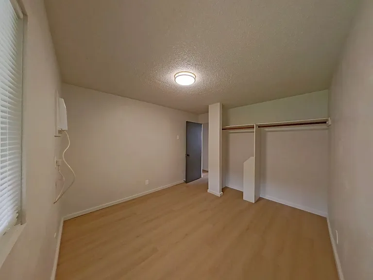 University Manor - Newly Renovated Units just a short walk from Campus! — Photo 23