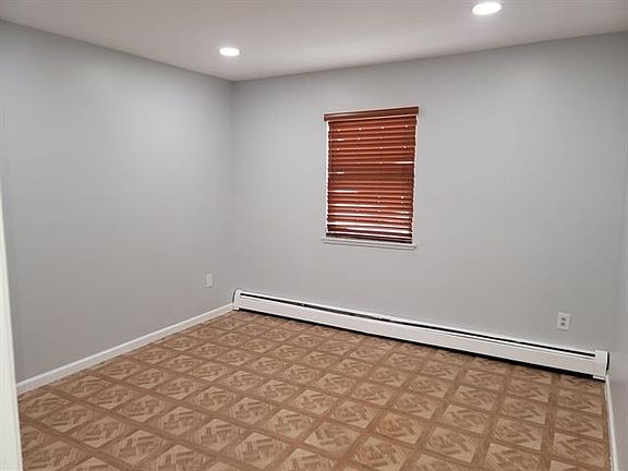 4th image of 72 Logan Ave #2